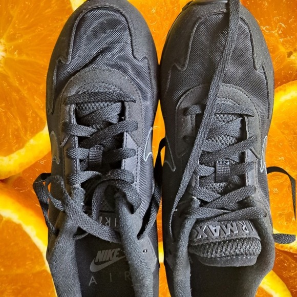 Nike Air‎ Max Running Shoes Sneakers Athletic Lightweight Black Size 10.5